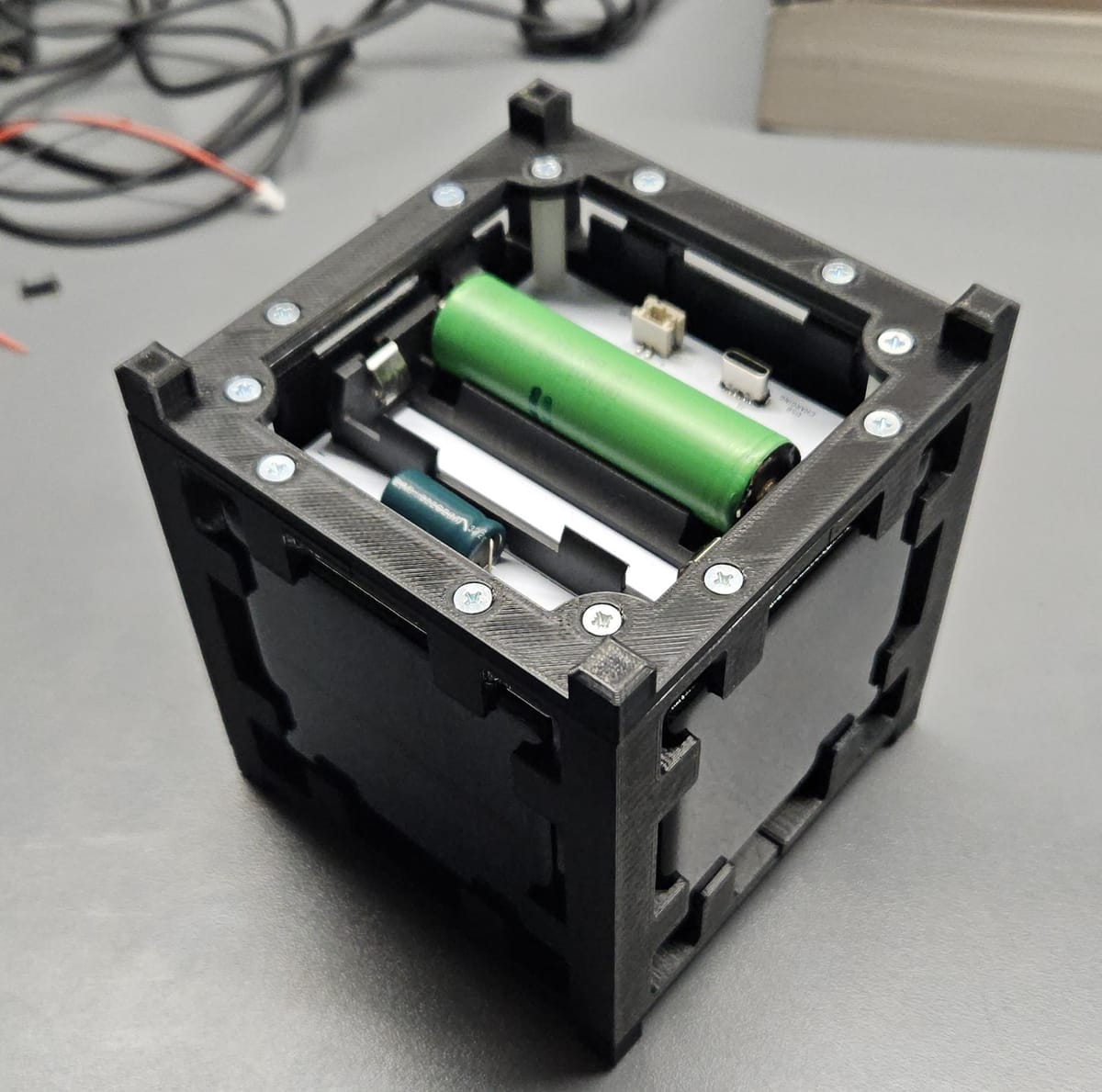 Raspberries in the stratosphere - complete CubeSat model demo